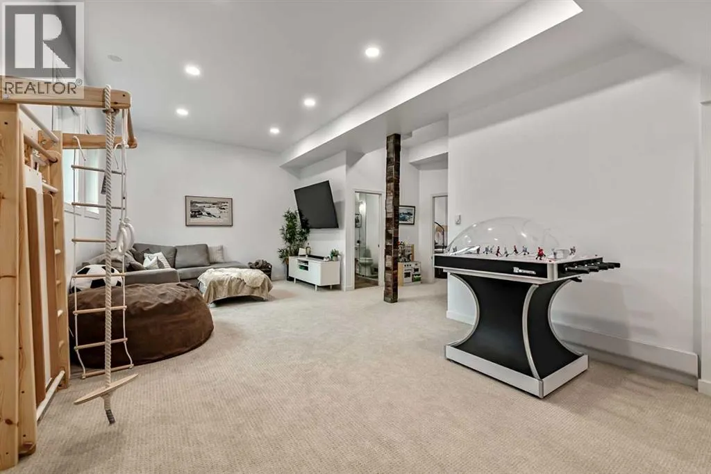 16 Evergreen Gardens SW