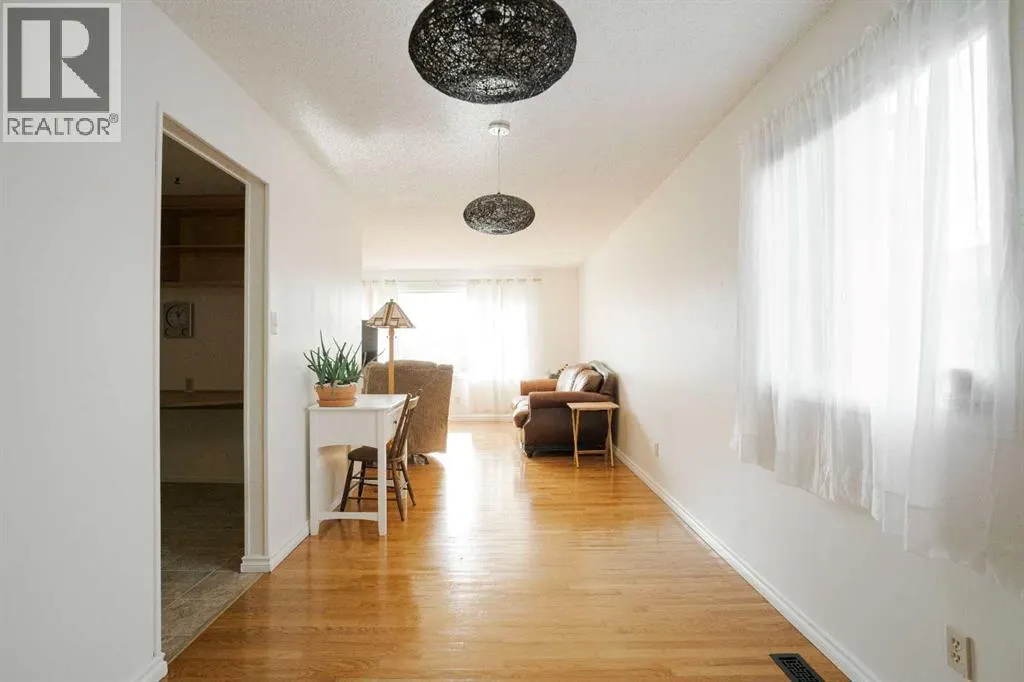307 Cochrane Crescent