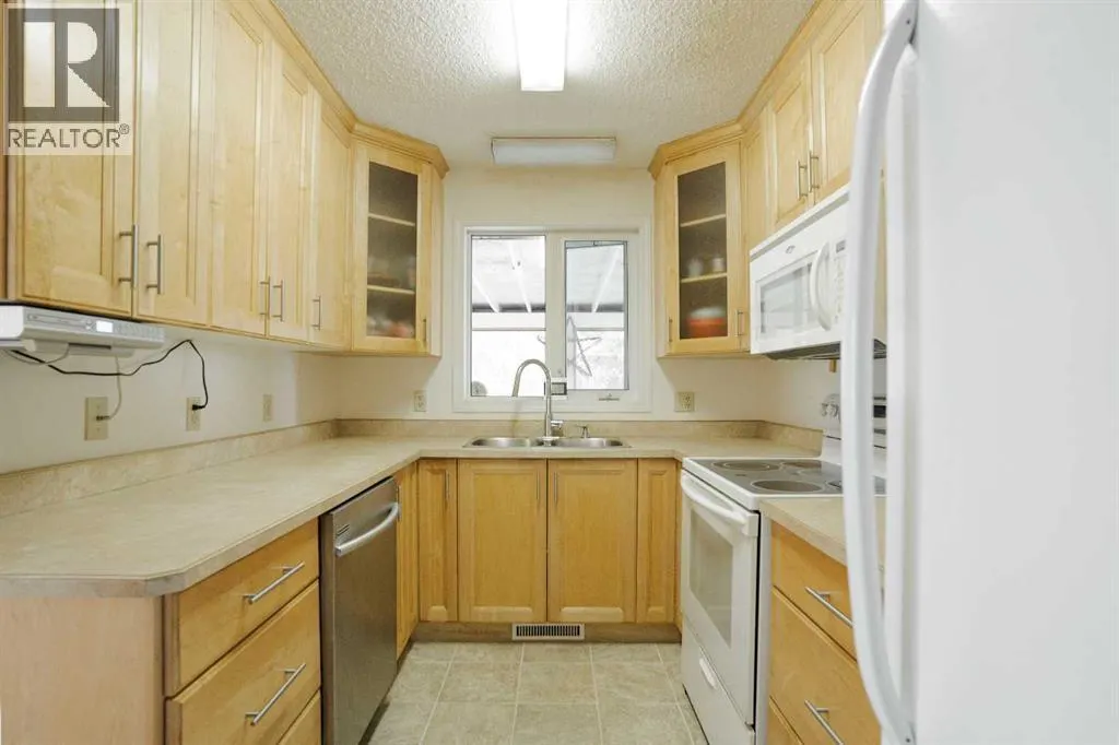 307 Cochrane Crescent