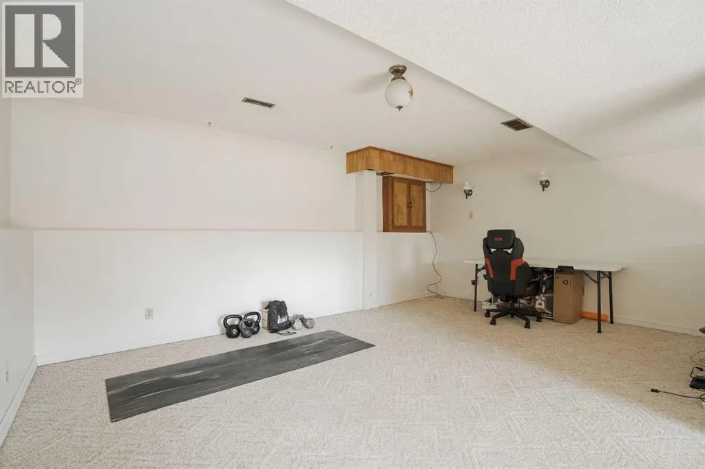 307 Cochrane Crescent