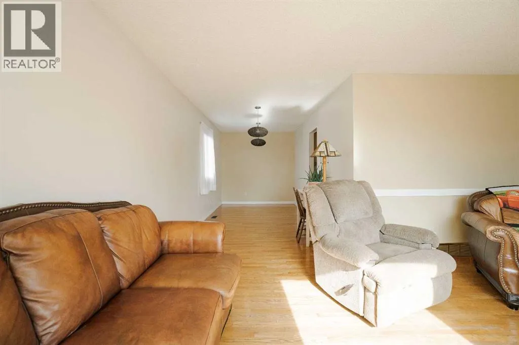 307 Cochrane Crescent