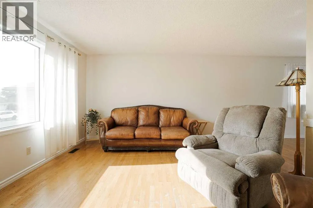 307 Cochrane Crescent