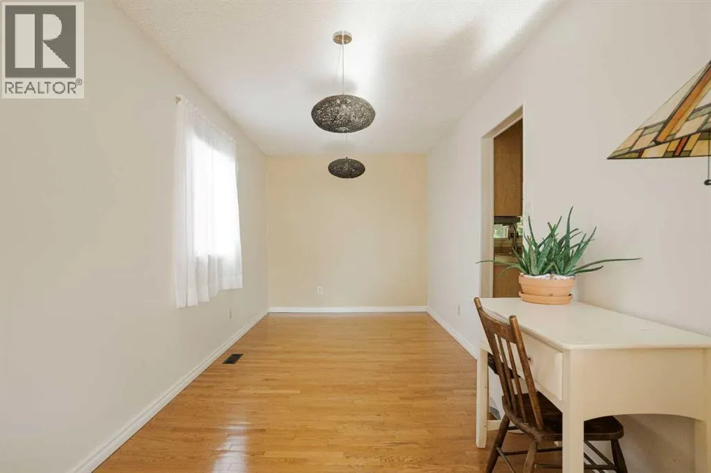 307 Cochrane Crescent