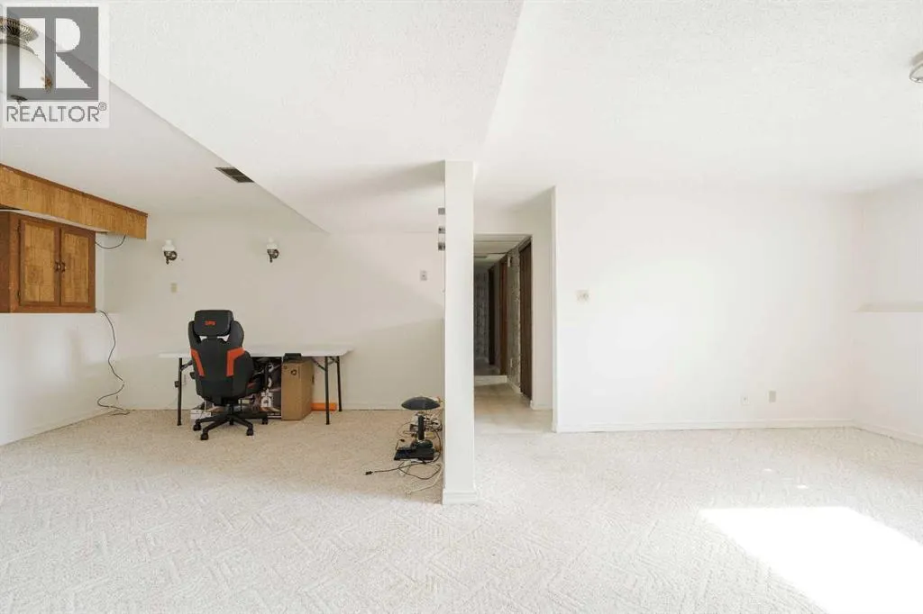 307 Cochrane Crescent