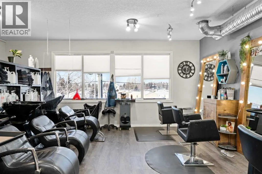 200, 14 Crystalridge Drive