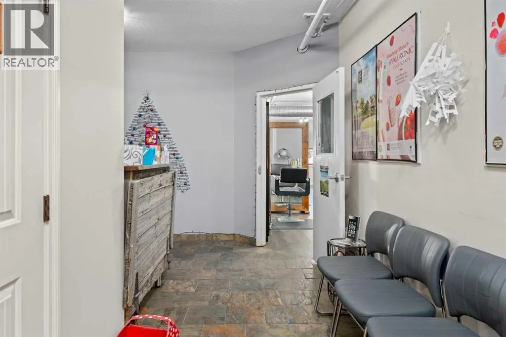 200, 14 Crystalridge Drive