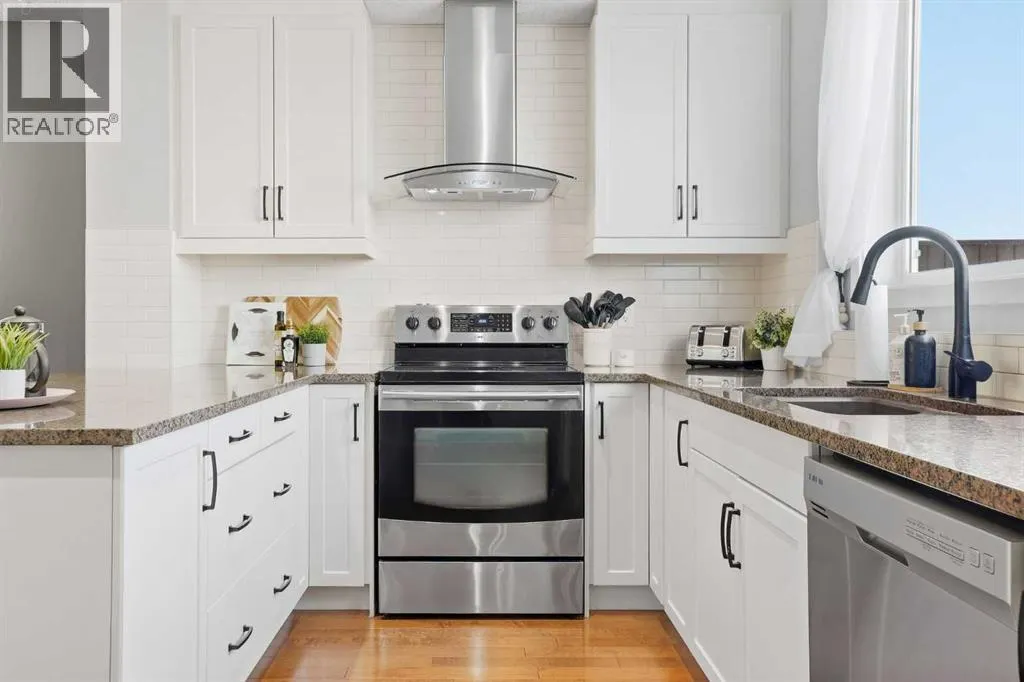1025 New Brighton Grove SE