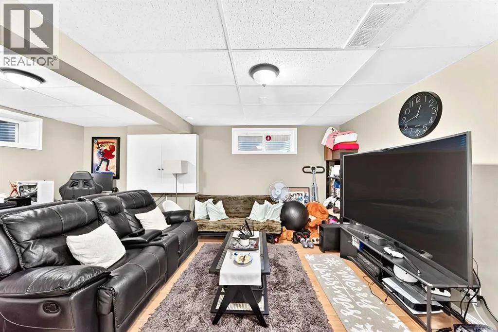 223 Skyview Ranch Way NE