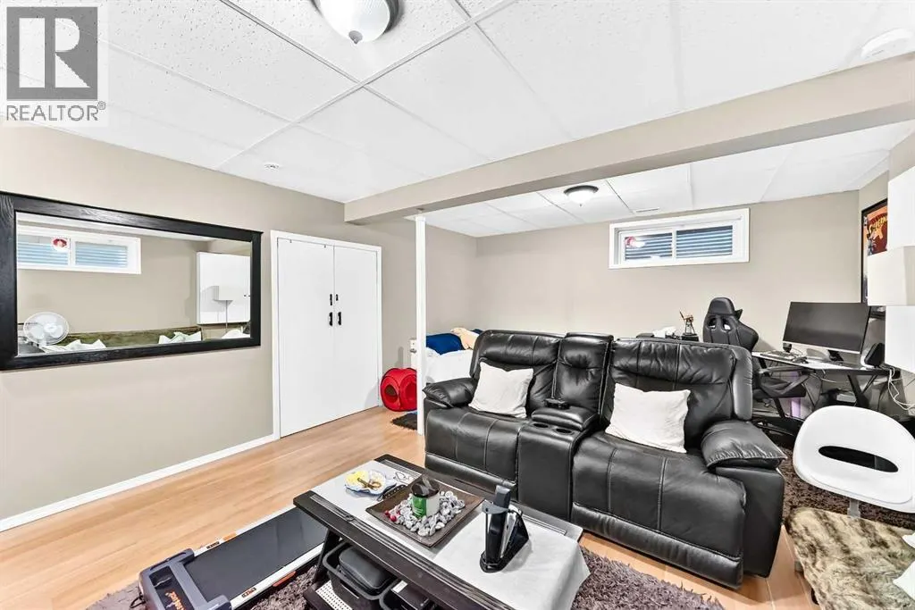 223 Skyview Ranch Way NE