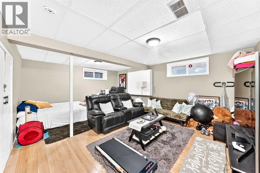 223 Skyview Ranch Way NE