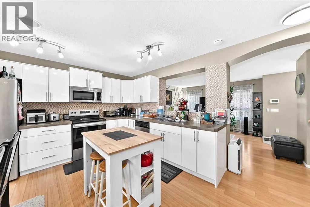 223 Skyview Ranch Way NE