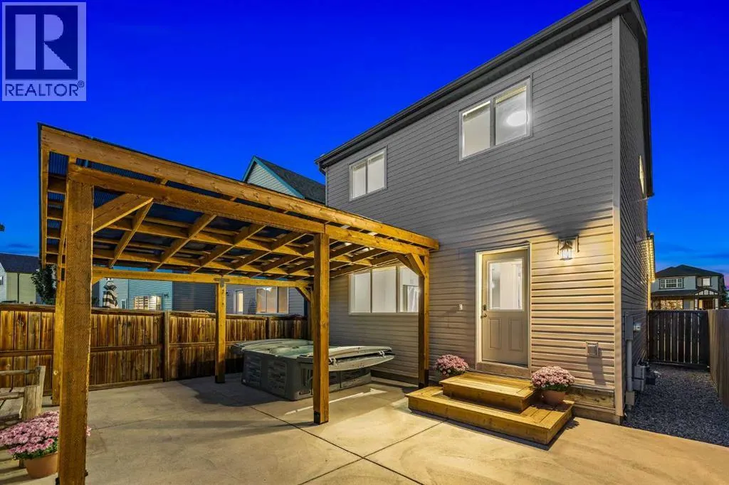 207 Copperpond Road SE