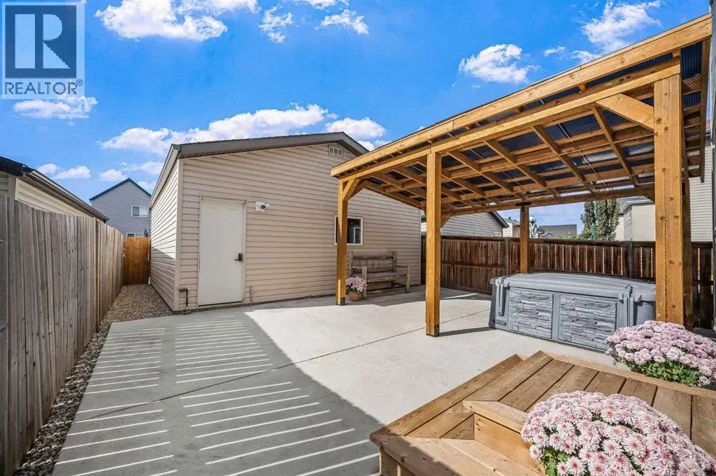 207 Copperpond Road SE