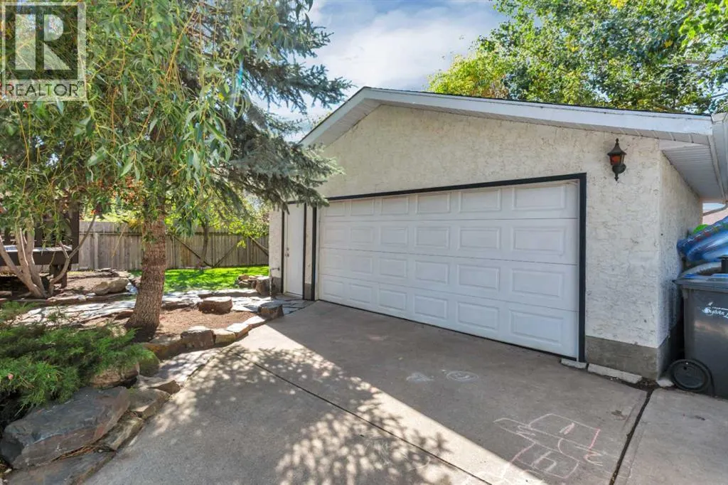 54 Lakeview Crescent