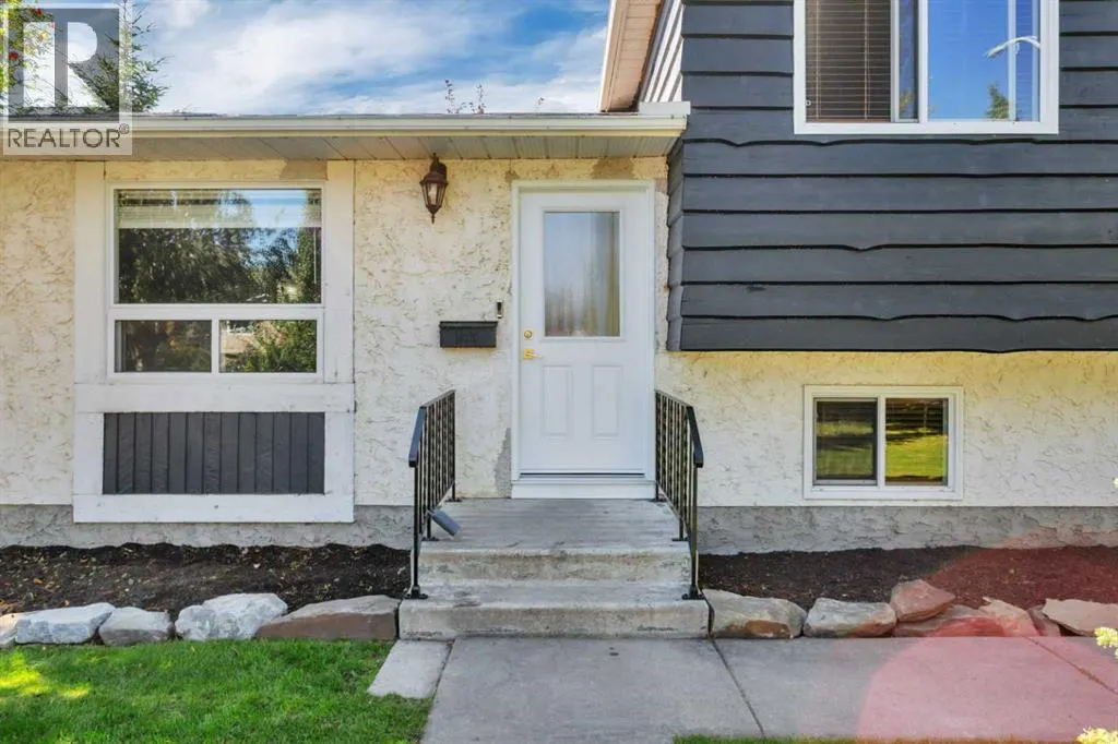 54 Lakeview Crescent