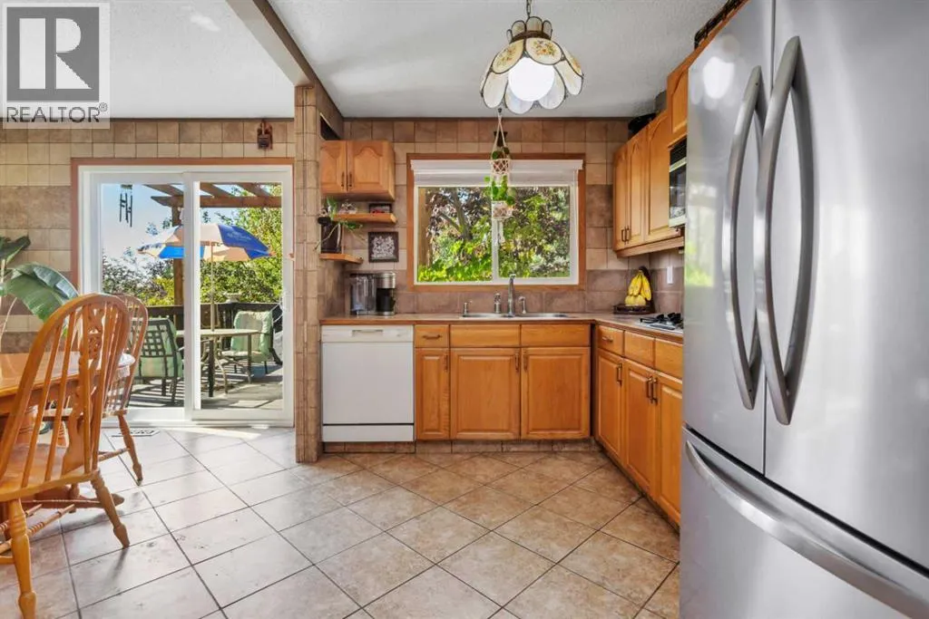 54 Lakeview Crescent