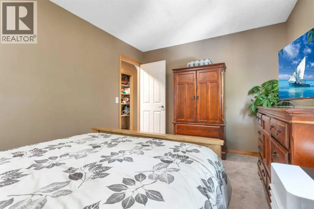 54 Lakeview Crescent
