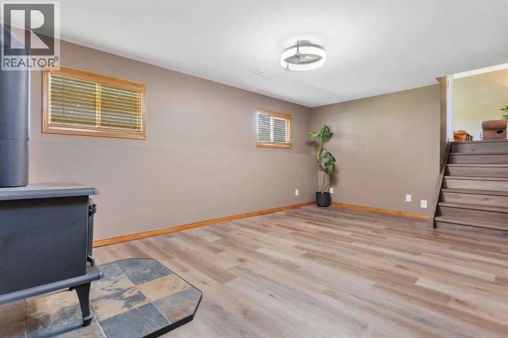 54 Lakeview Crescent