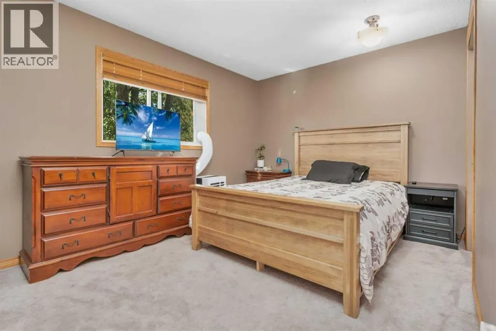 54 Lakeview Crescent