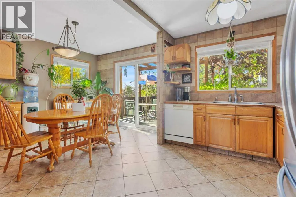 54 Lakeview Crescent