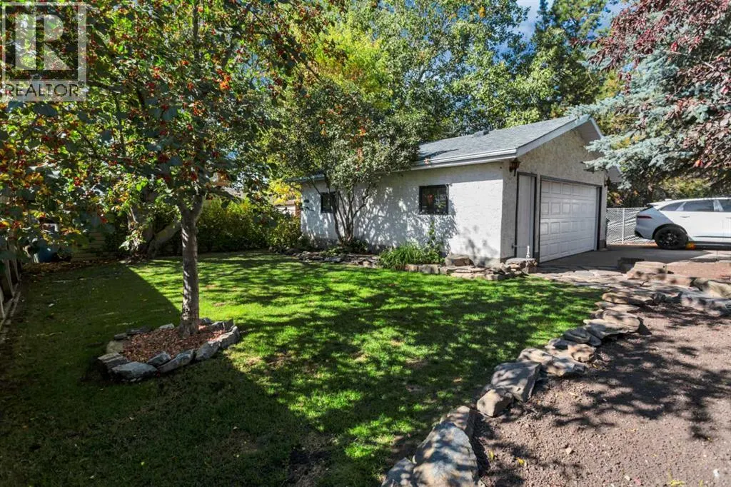 54 Lakeview Crescent