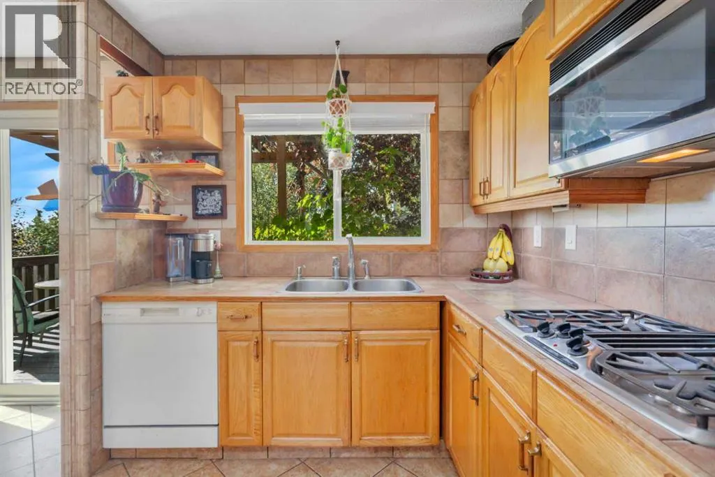 54 Lakeview Crescent