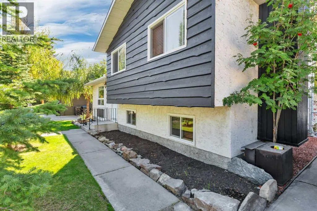 54 Lakeview Crescent