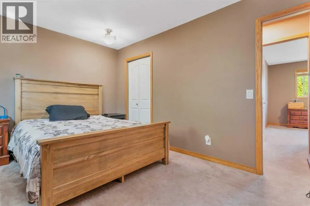 54 Lakeview Crescent