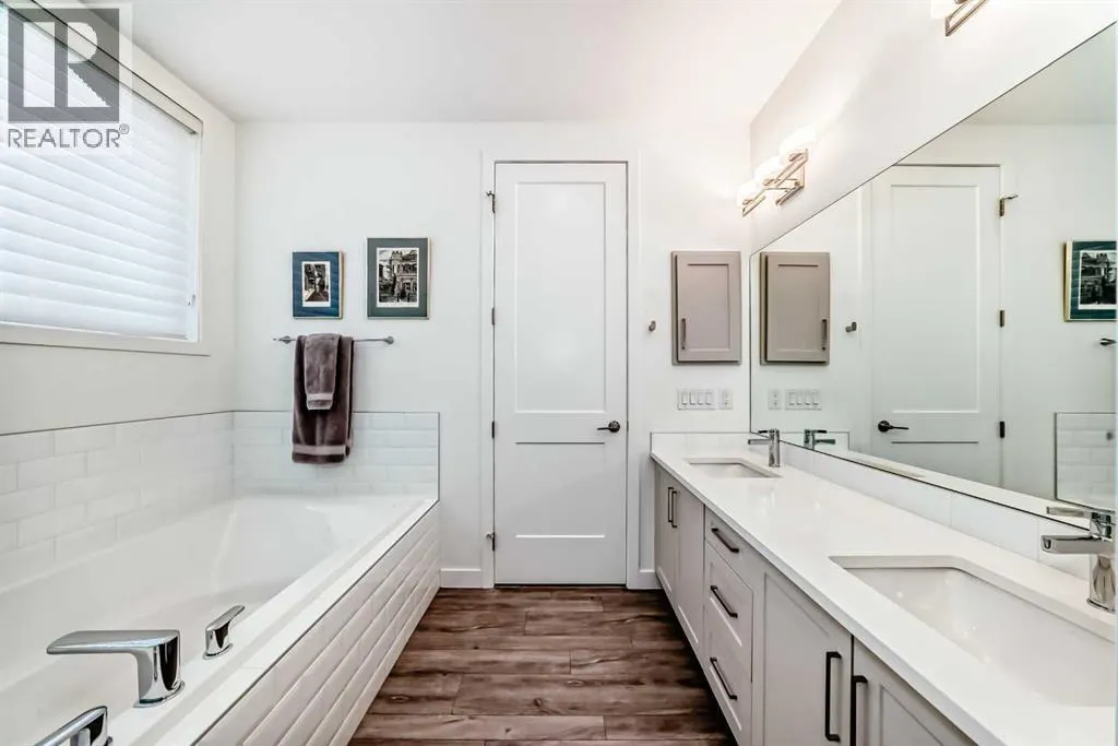 101, 10 Mahogany Circle SE
