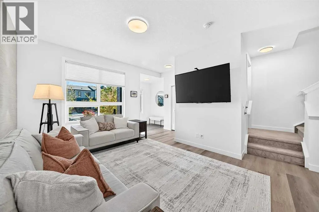 35 Silverton Glen Green SW
