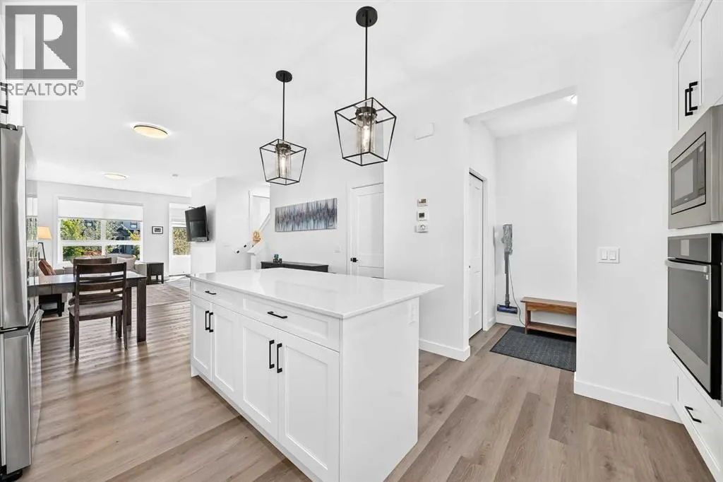 35 Silverton Glen Green SW