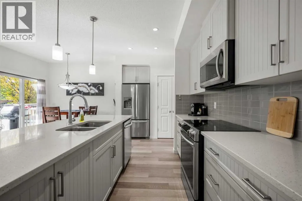 203 Mahogany Grove SE