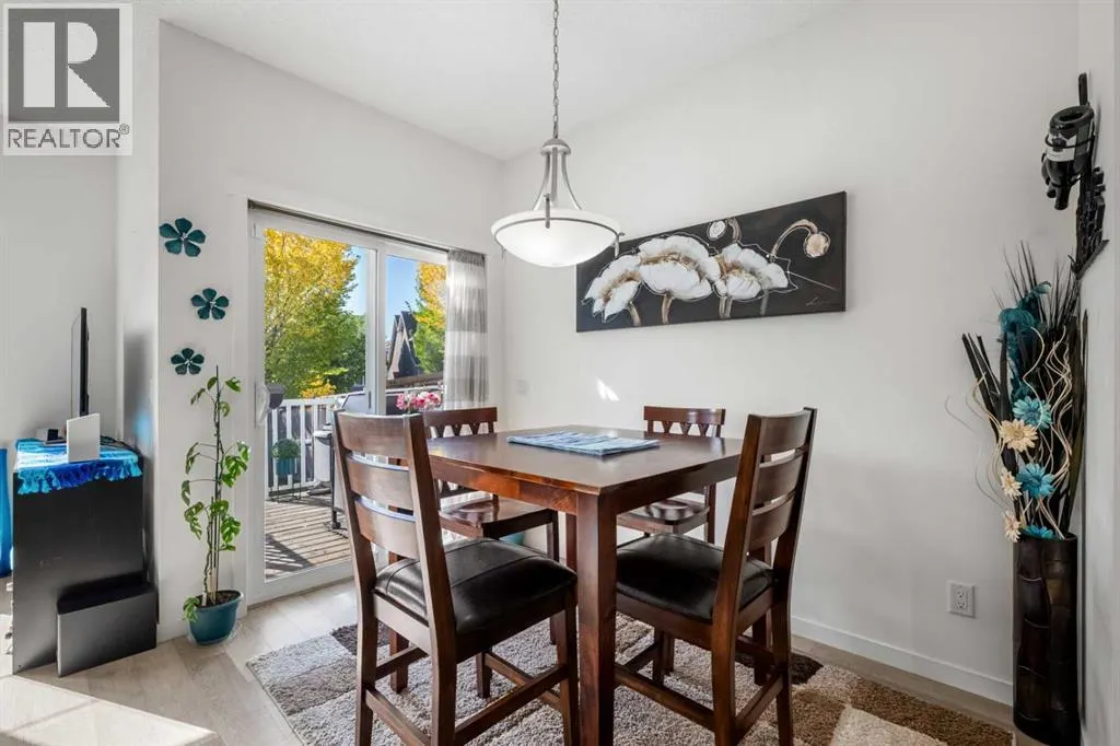 203 Mahogany Grove SE