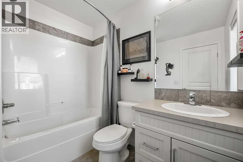 203 Mahogany Grove SE