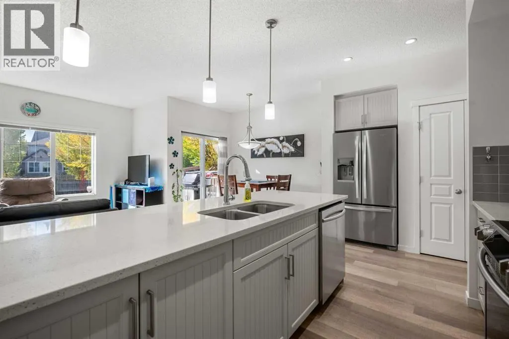 203 Mahogany Grove SE