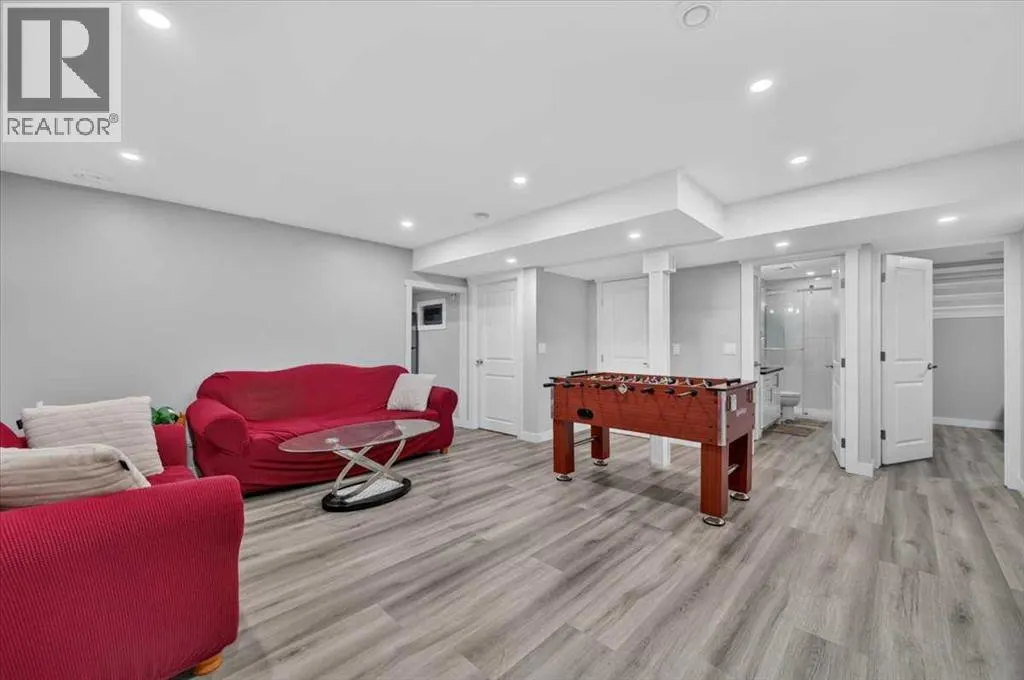 233 Aspenmere Circle