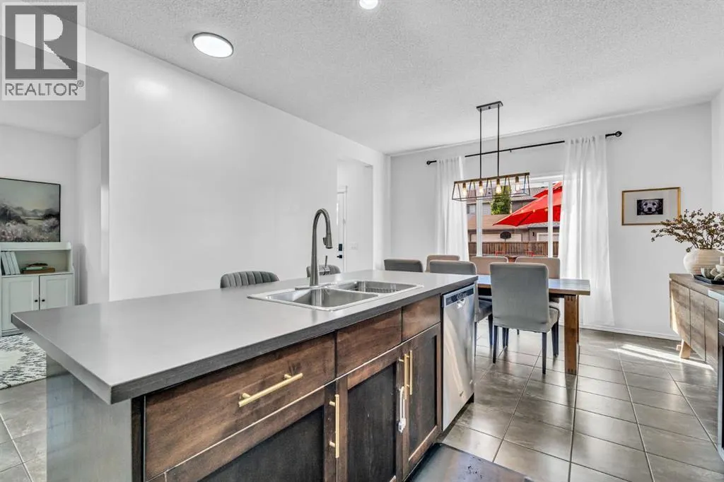 123 Elgin Meadows Way SE