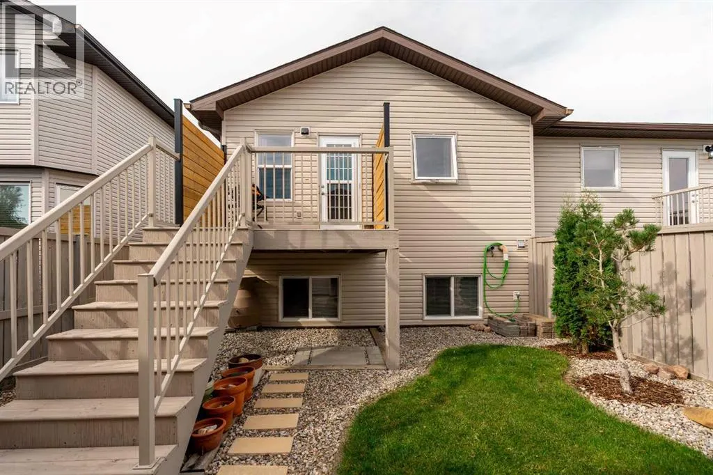 113 Mt Sundance Crescent W
