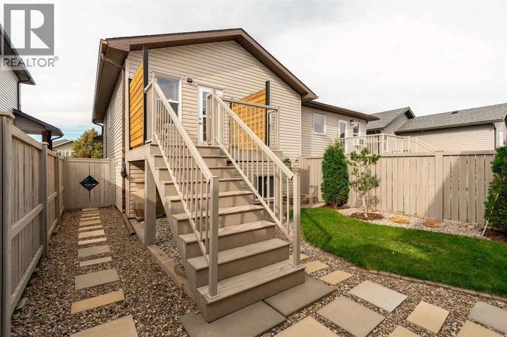 113 Mt Sundance Crescent W