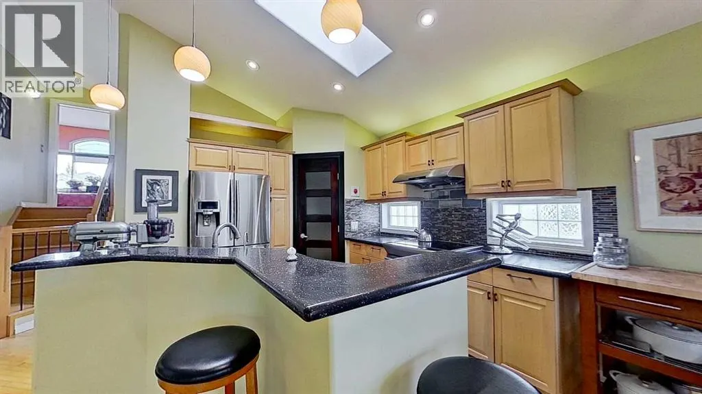 18 Tuscany Meadows Heights NW