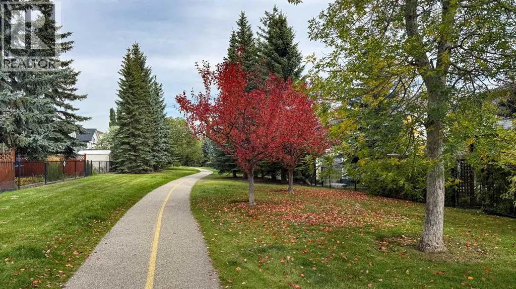 18 Tuscany Meadows Heights NW