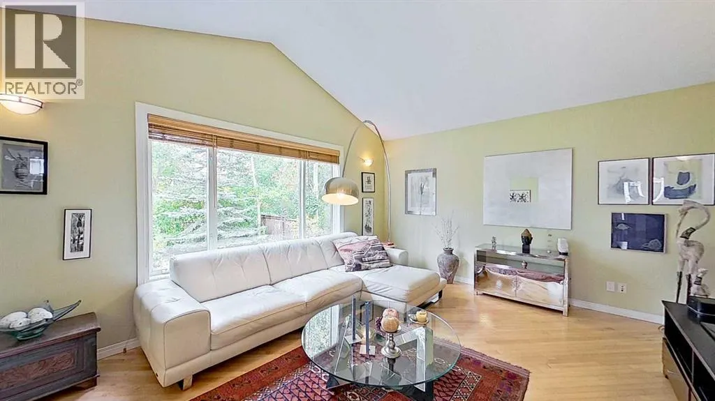 18 Tuscany Meadows Heights NW
