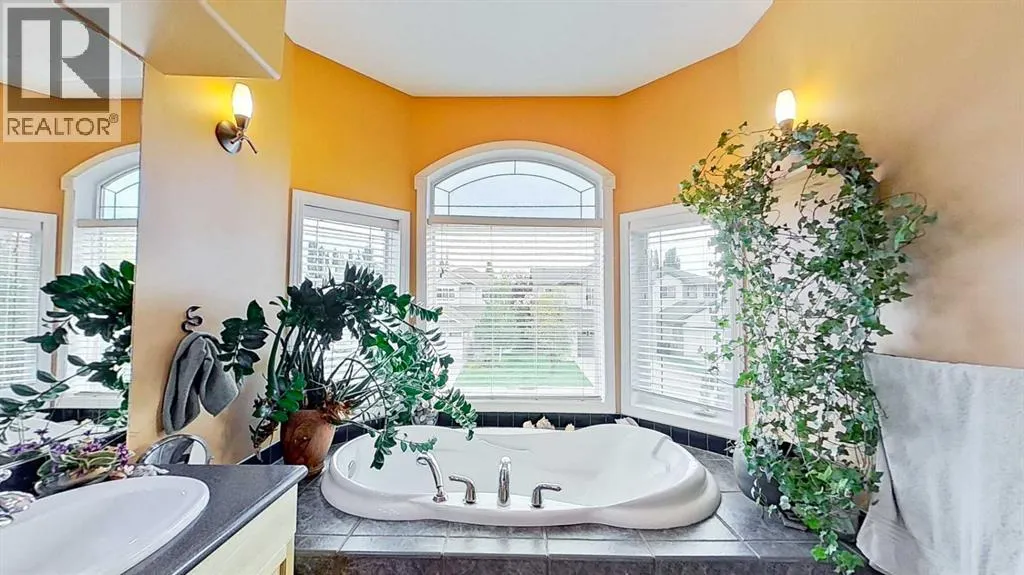 18 Tuscany Meadows Heights NW