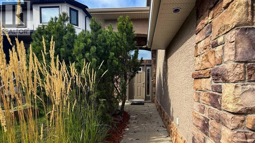 18 Tuscany Meadows Heights NW