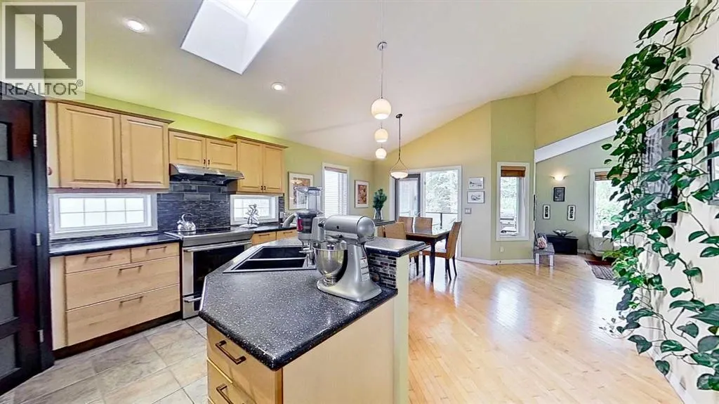 18 Tuscany Meadows Heights NW
