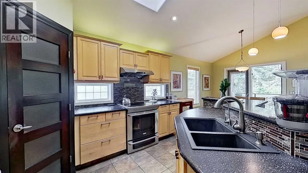 18 Tuscany Meadows Heights NW