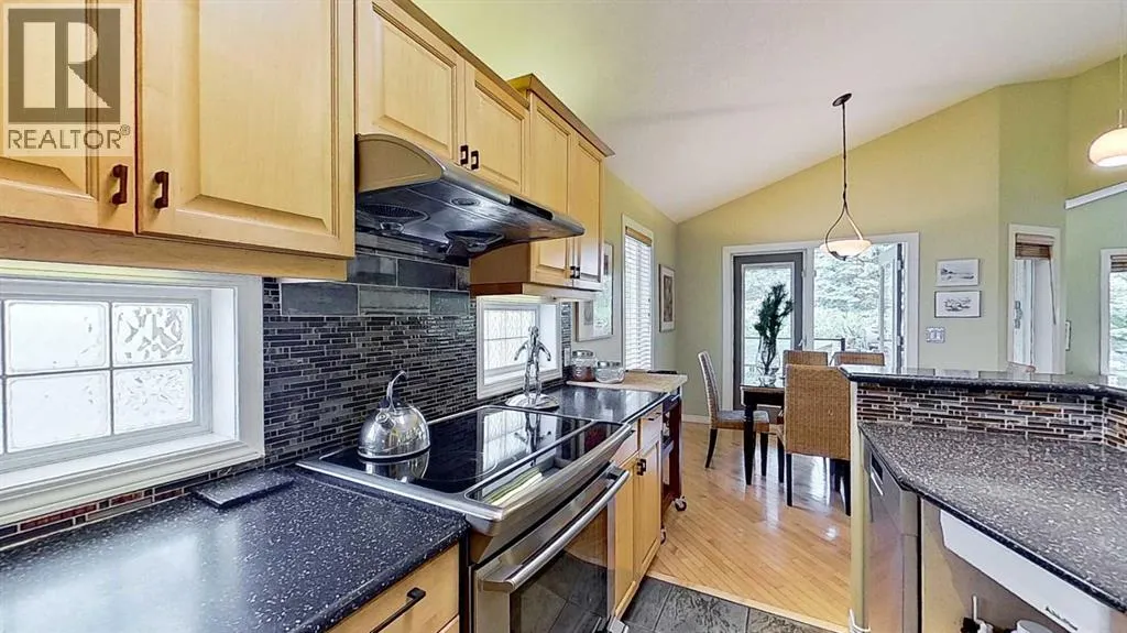 18 Tuscany Meadows Heights NW