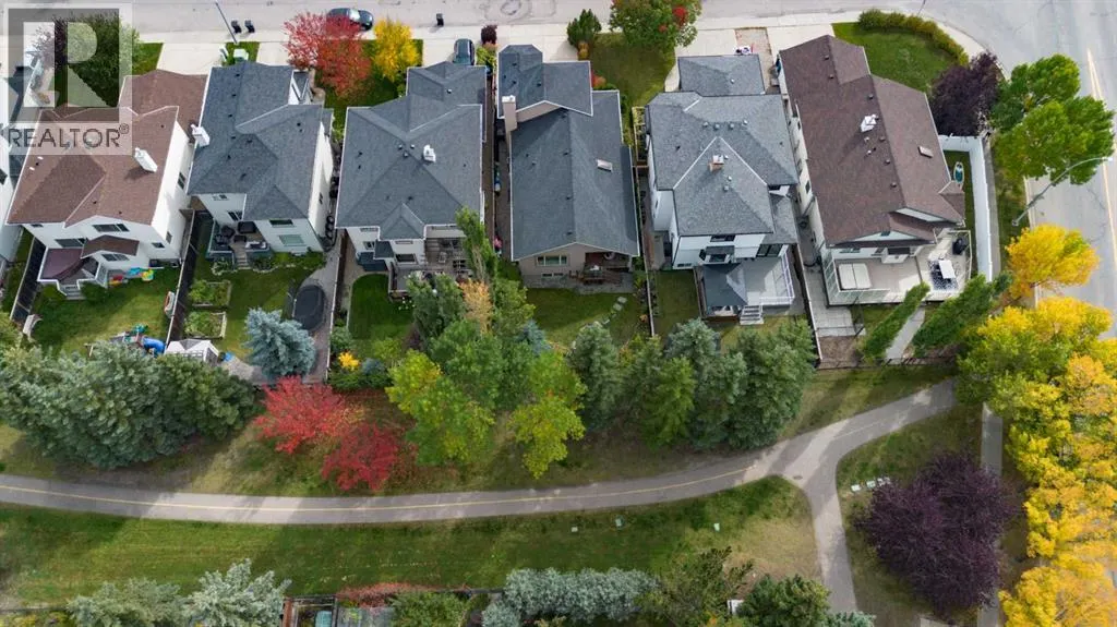 18 Tuscany Meadows Heights NW