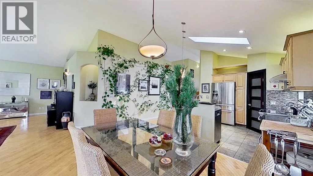 18 Tuscany Meadows Heights NW