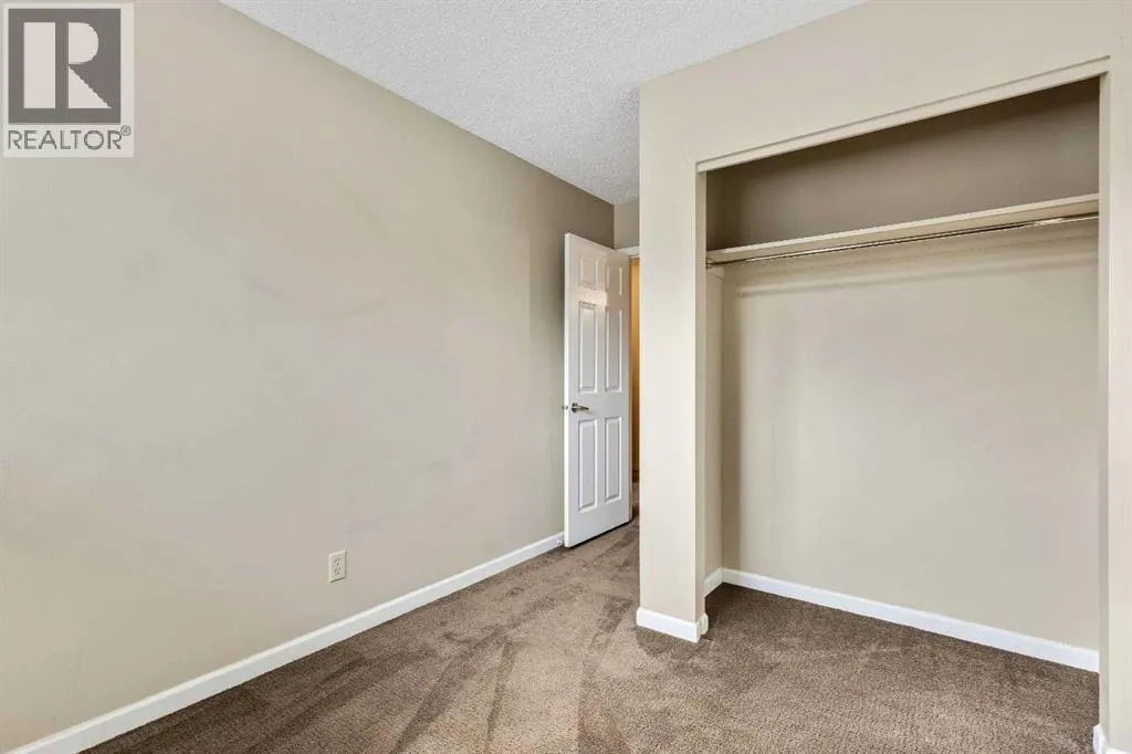 105, 107 Elm Place